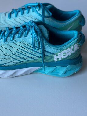 HOKA One One Arahi 4 Wide Women's Shoes Antigua Sand Caribbean Sea